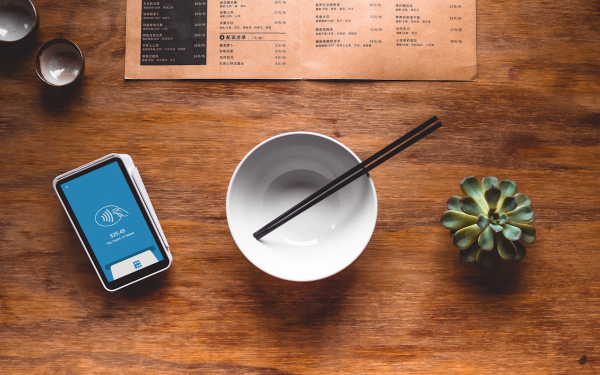 Menu cartaceo e menu QR code a confronto